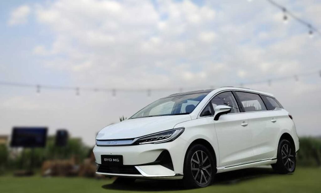 BYD M6 Mobil Listrik Jadi Yang Terlaris di Bulan Februari 2025